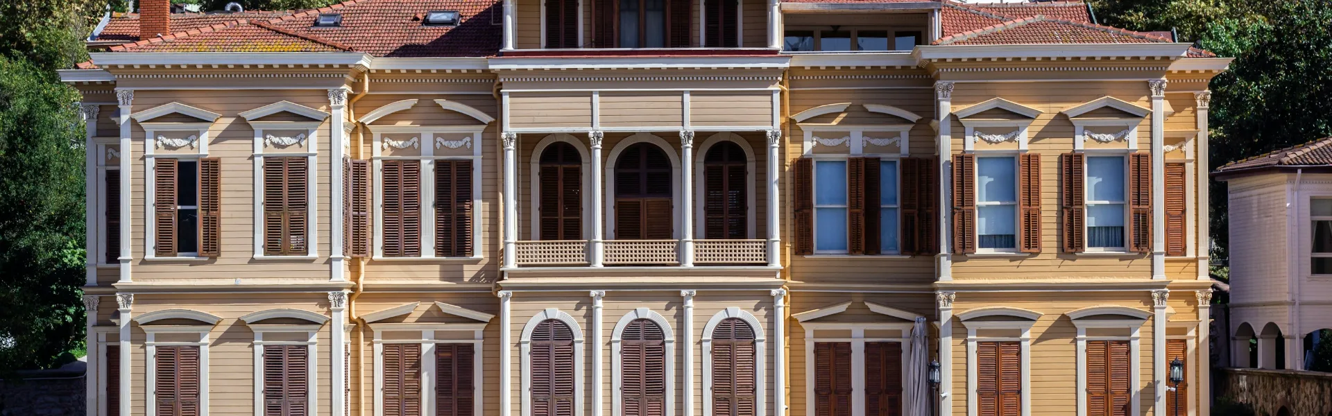 Restorasyon ve hassas onarım, tescilli tarihi köşk restorasyonu